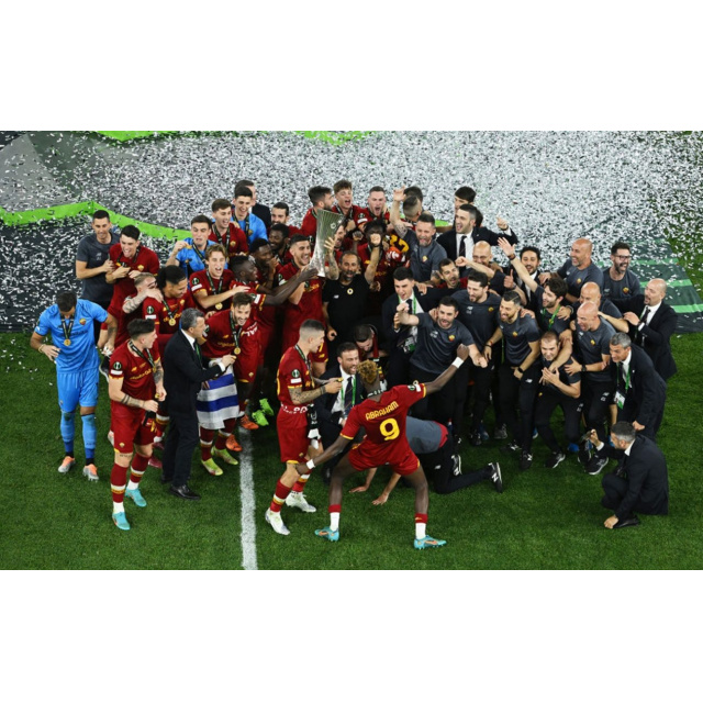 AS-Roma-vince-Conference-League-2022