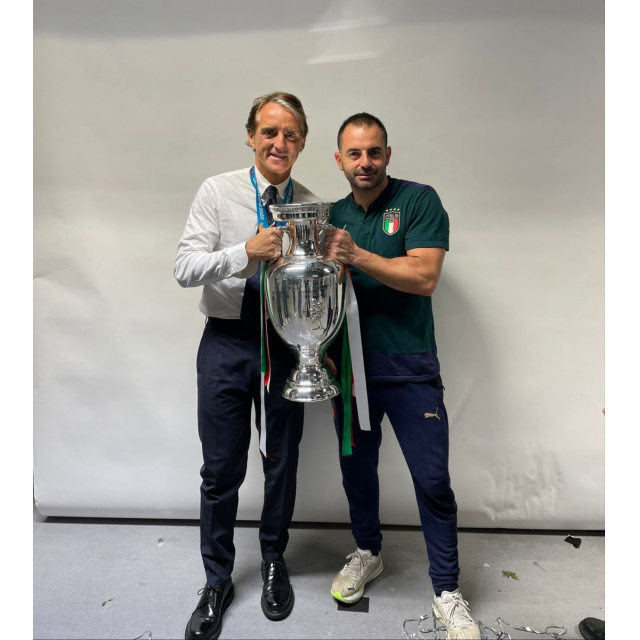 Walter-Martinelli-con-Mister-Mancini-vittoria-Euro-2020